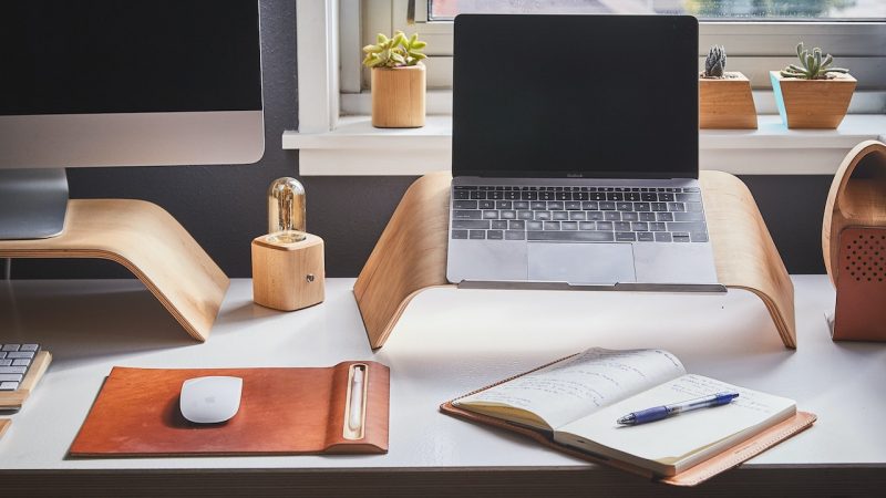 How to Set Up a Home Office: Tips and Tricks for Maximizing Your Productivity