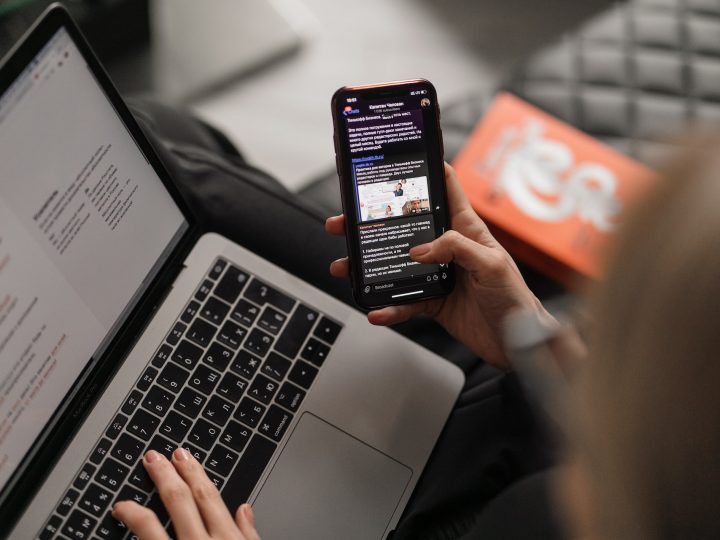 How to Choose the Right Mobile Device for Your Needs: A Comprehensive Guide